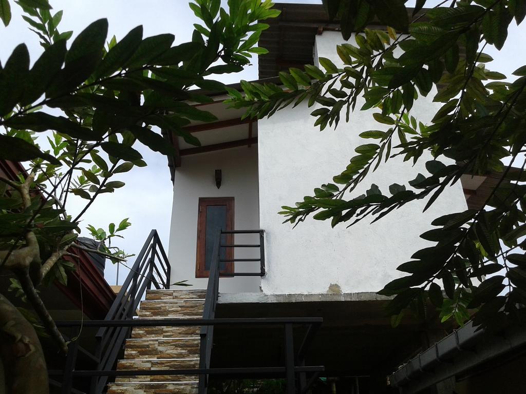 Kaween Homestay Уелигама Екстериор снимка