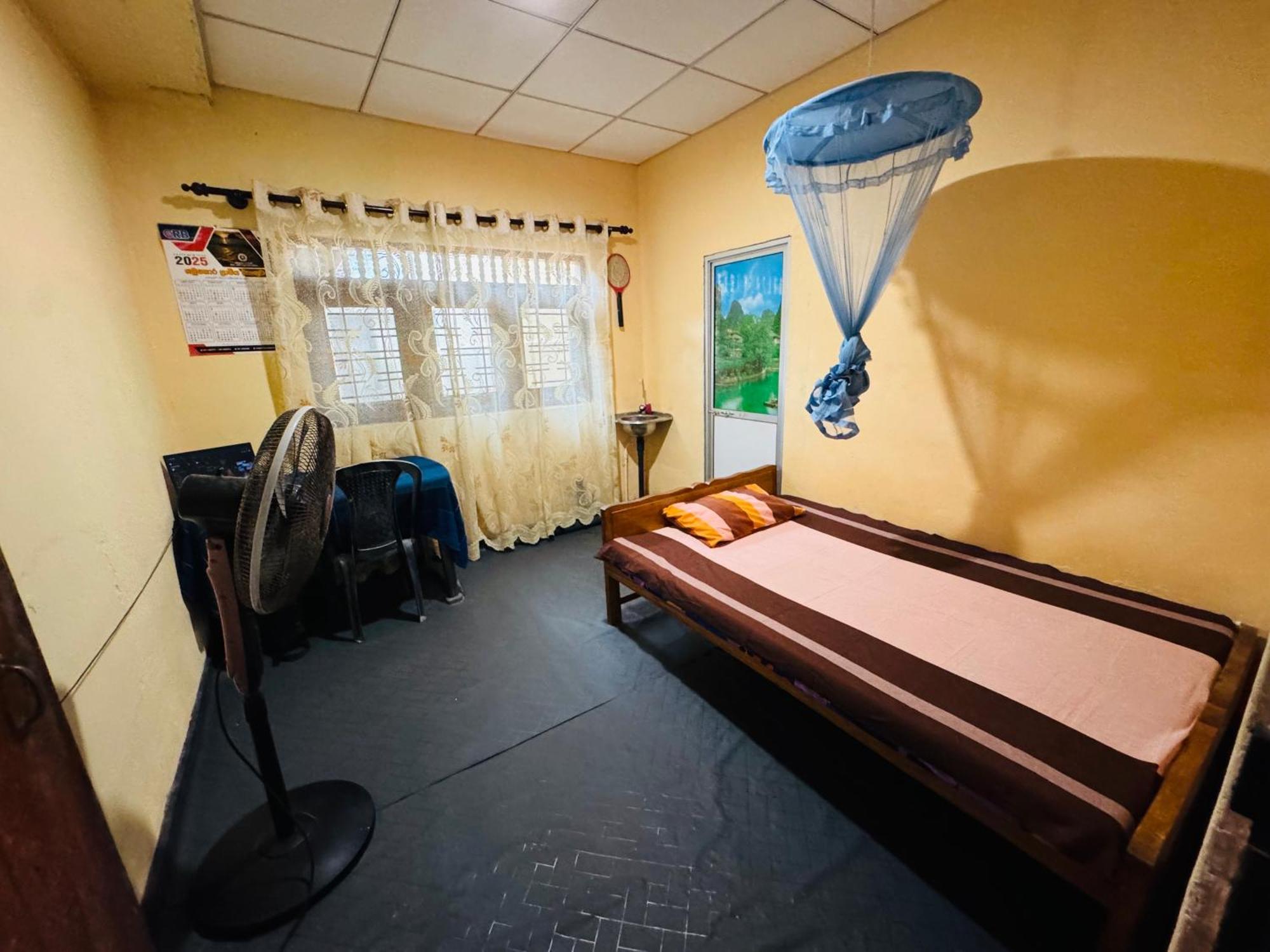 Kaween Homestay Уелигама Екстериор снимка