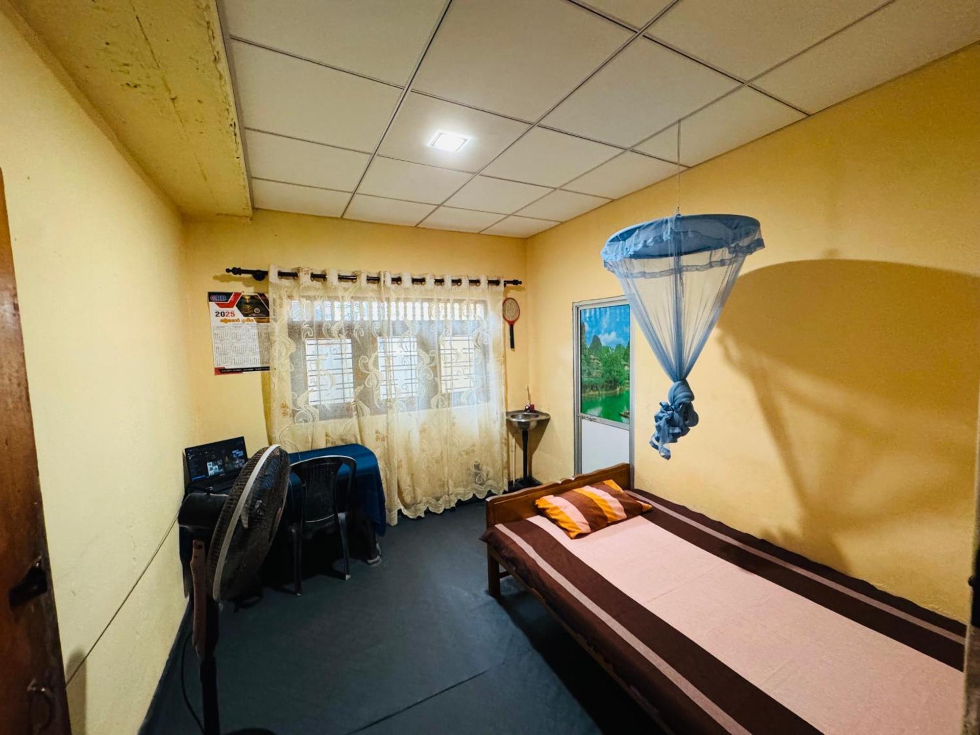 Kaween Homestay Уелигама Екстериор снимка